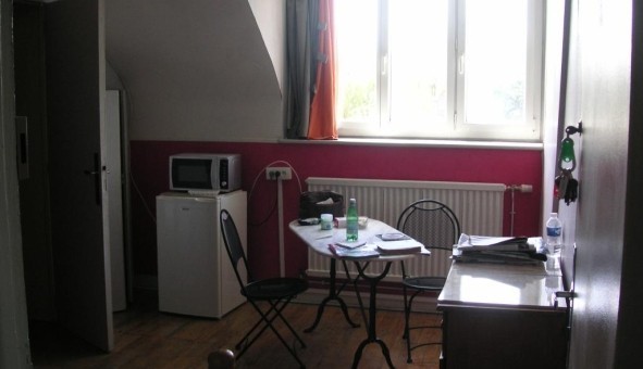 Logement tudiant Location Studio Vide Alenon (61000)