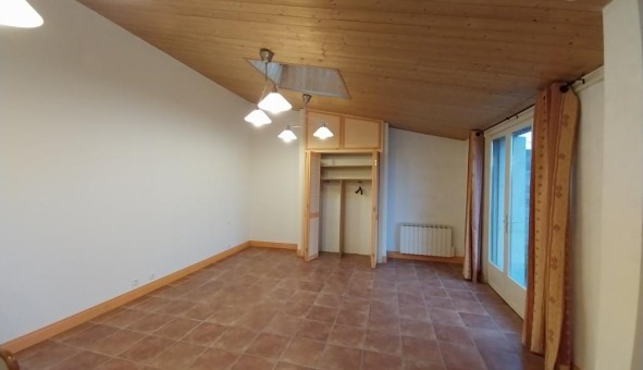 Logement tudiant Studio à Assay (37120)