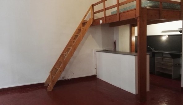 Logement tudiant Location Studio Vide Avignon (84000)