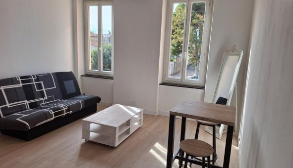 Logement tudiant Location Studio Vide Bages (11100)