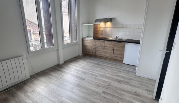 Logement tudiant Location Studio Vide Bias (47300)