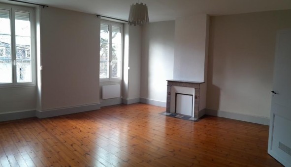 Logement tudiant Location Studio Vide Bias (47300)