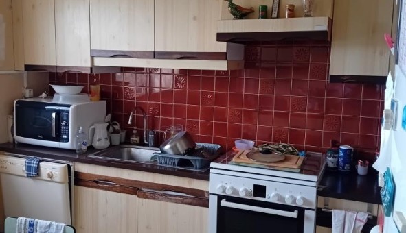 Logement tudiant Studio à Bost (03300)