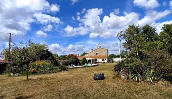 Logement tudiant Studio à Breuil la Rorte (17700)