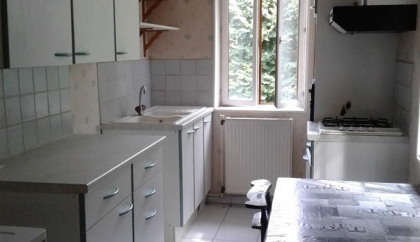 Logement tudiant Studio à Cailloux sur Fontaines (69270)