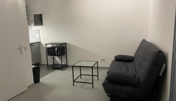 Logement tudiant Location Studio Vide Carpentras (84200)