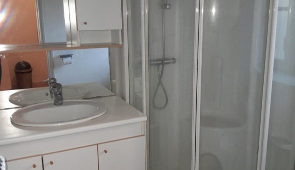 Logement tudiant Studio à Cellule (63200)