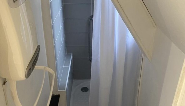 Logement tudiant Studio à Chamalires (63400)