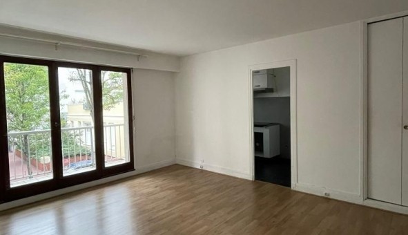 Logement tudiant Location Studio Vide Charenton le Pont (94220)