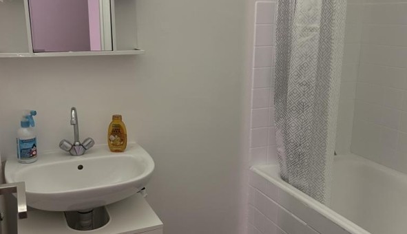 Logement tudiant Studio à Courbevoie (92400)