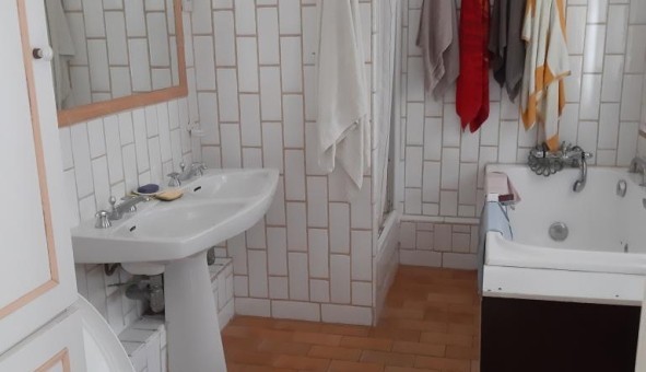 Logement tudiant Studio à Croix (59170)