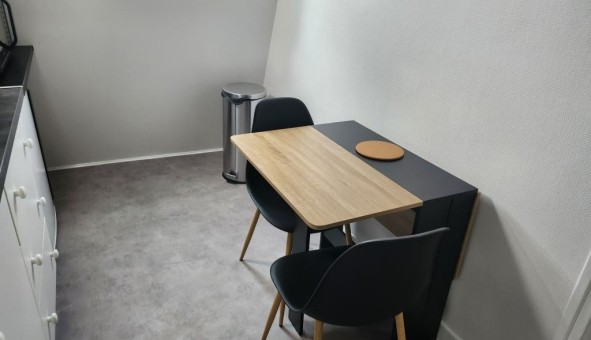 Logement tudiant Studio à Gelos (64110)