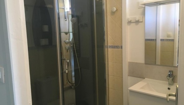 Logement tudiant Studio à Hyres (83400)