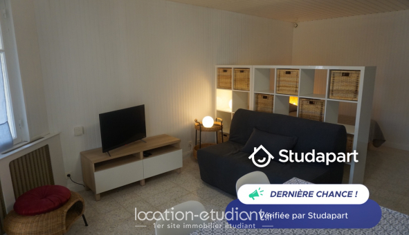 Logement tudiant Studio à Hyres (83400)