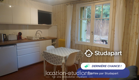 Logement tudiant Studio à Hyres (83400)