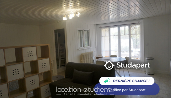 Logement tudiant Location Studio Meublé Hyres (83400)