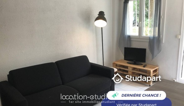 Logement tudiant Location Studio Meublé Hyres (83400)