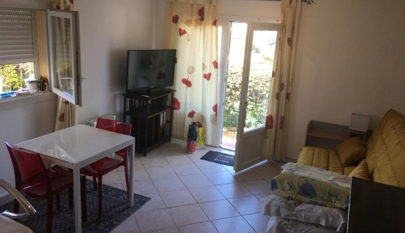 Logement tudiant Studio à Hyres (83400)