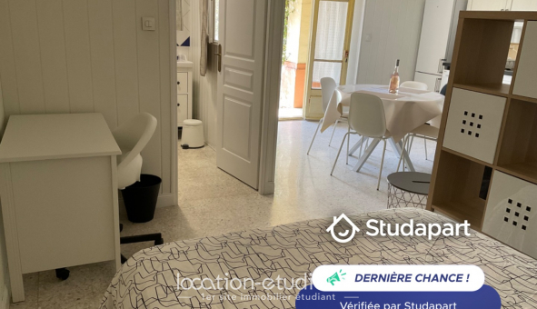 Logement tudiant Studio à Hyres (83400)