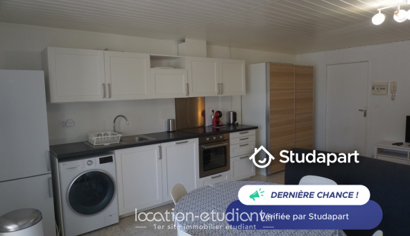 Logement tudiant Studio à Hyres (83400)