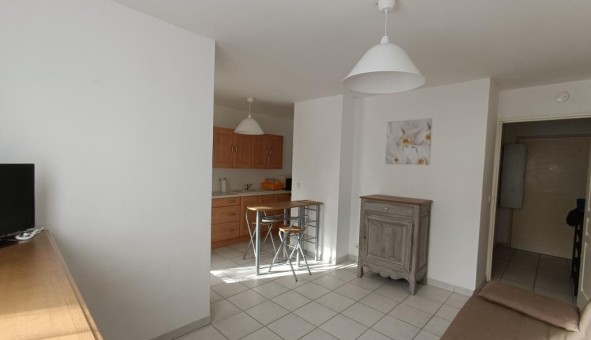 Logement tudiant Studio à Hyres (83400)