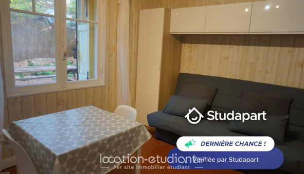 Logement tudiant Studio à Hyres (83400)