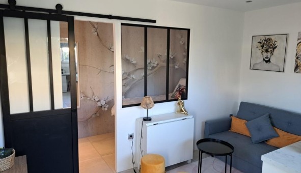 Logement tudiant Location Studio Vide La Crau (83260)