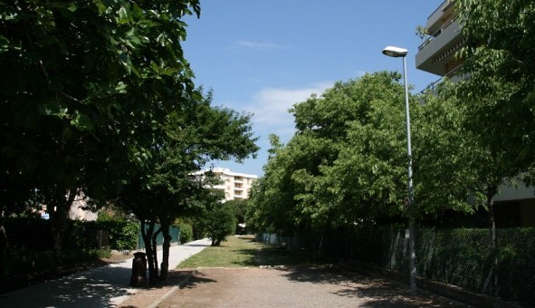 Logement tudiant Studio à Les Adrets de l'Estrel (83600)