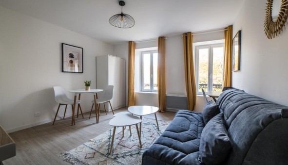 Logement tudiant Location Studio Vide Les Ayvelles (08000)