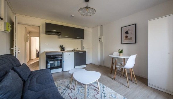 Logement tudiant Studio à Les Ayvelles (08000)