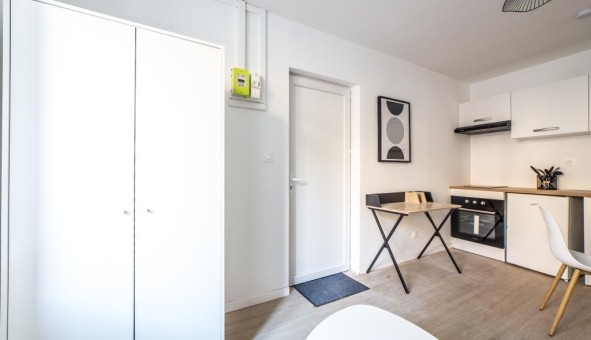 Logement tudiant Studio à Les Ayvelles (08000)