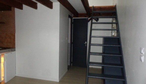 Logement tudiant Studio à Les Ayvelles (08000)