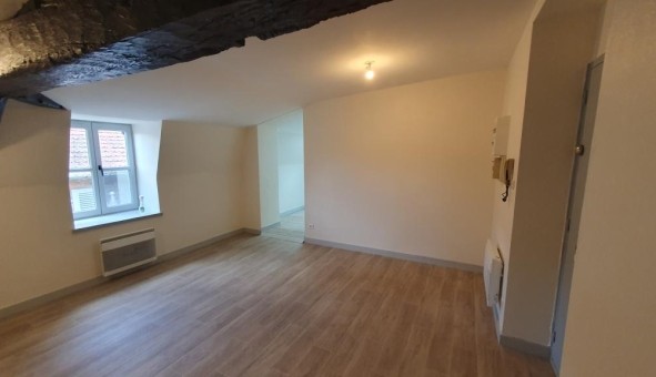 Logement tudiant Location Studio Vide Mcon (71000)