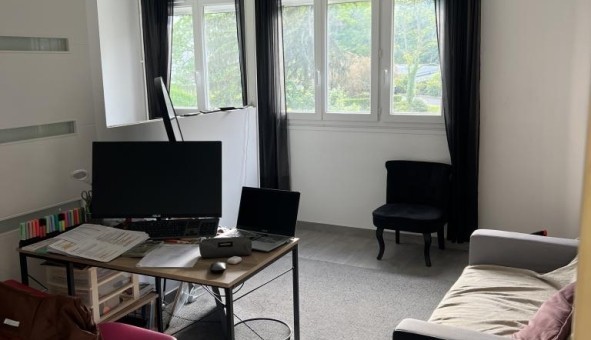 Logement tudiant Studio à Mcon (71000)