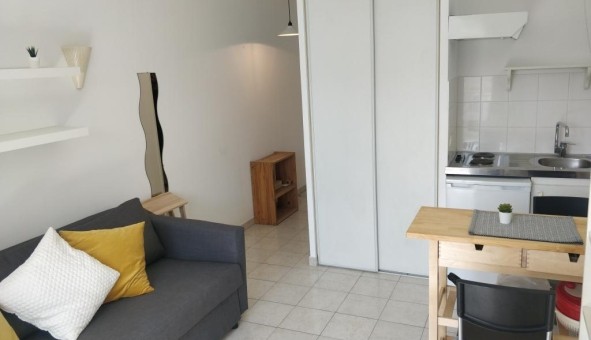 Logement tudiant Location Studio Vide Marseille 05me arrondissement (13005)