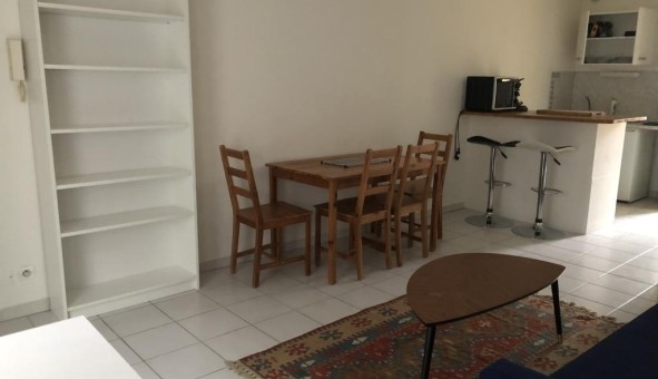 Logement tudiant Studio à Nmes (30000)