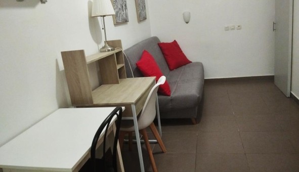 Logement tudiant Location Studio Vide Paris 01er arrondissement (75001)