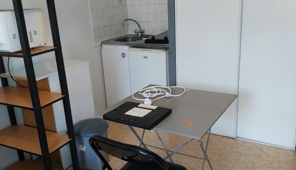 Logement tudiant Location Studio Vide Pau (64000)