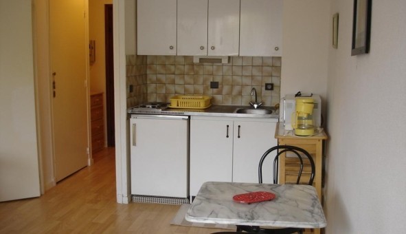 Logement tudiant Location Studio Vide Pau (64000)