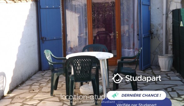 Logement tudiant Studio à Saint tienne du Grs (13103)