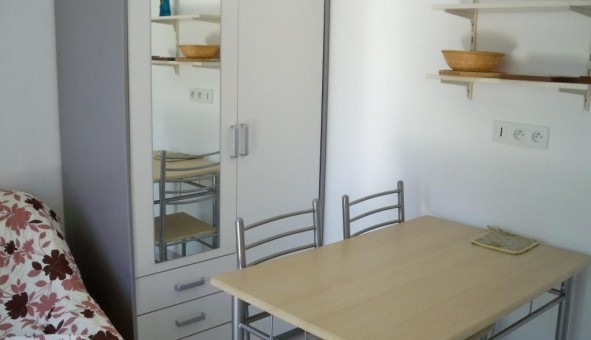 Logement tudiant Location Studio Vide Saint Malo (35400)