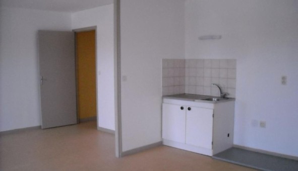 Logement tudiant Location Studio Vide Saint Martin d'Ablois (51200)