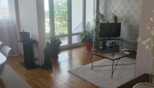 Logement tudiant Studio à Sainte Foy ls Lyon (69110)