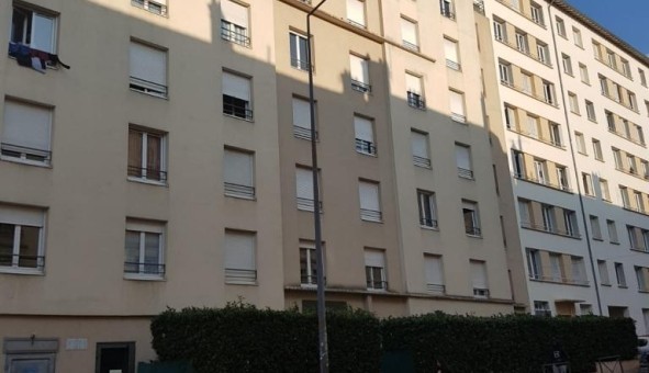 Logement tudiant Studio à Sedan (08200)