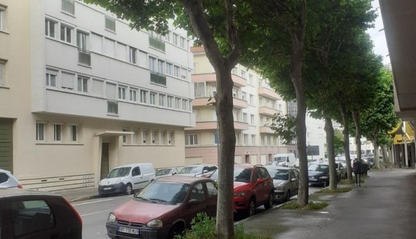 Logement tudiant Studio à Sedan (08200)