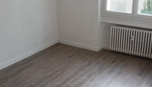 Logement tudiant Studio à Sedan (08200)