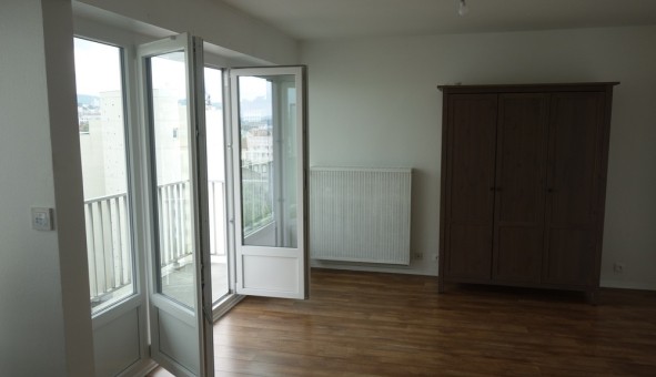 Logement tudiant Location Studio Vide Sedan (08200)