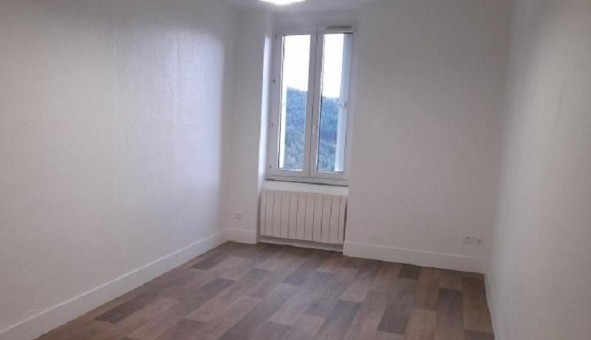 Logement tudiant Studio à Sedan (08200)