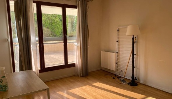 Logement tudiant Studio à Svres (92310)