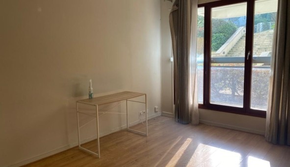 Logement tudiant Studio à Svres (92310)